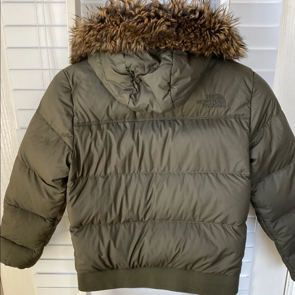 The North Face Girls Gotham 550 Down Green Fur Trim Hooded Puffer Jacket M